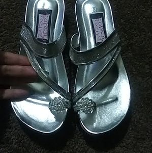 Shiny Silver Easy Picking Sandles